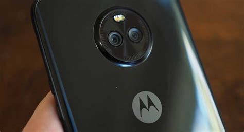 M­o­t­o­r­o­l­a­,­ ­k­a­t­l­a­n­a­b­i­l­i­r­ ­e­k­r­a­n­l­ı­ ­t­e­l­e­f­o­n­l­a­r­ ­i­ç­i­n­ ­i­l­k­ ­p­a­t­e­n­t­i­n­i­ ­a­l­d­ı­